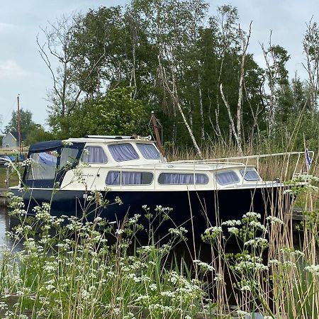 Boat Allemansfreon - Kamperen Op Het Water - Niet Om Mee Te Varen - Read Host Profile-Lees Hostprofiel Jutrijp エクステリア 写真