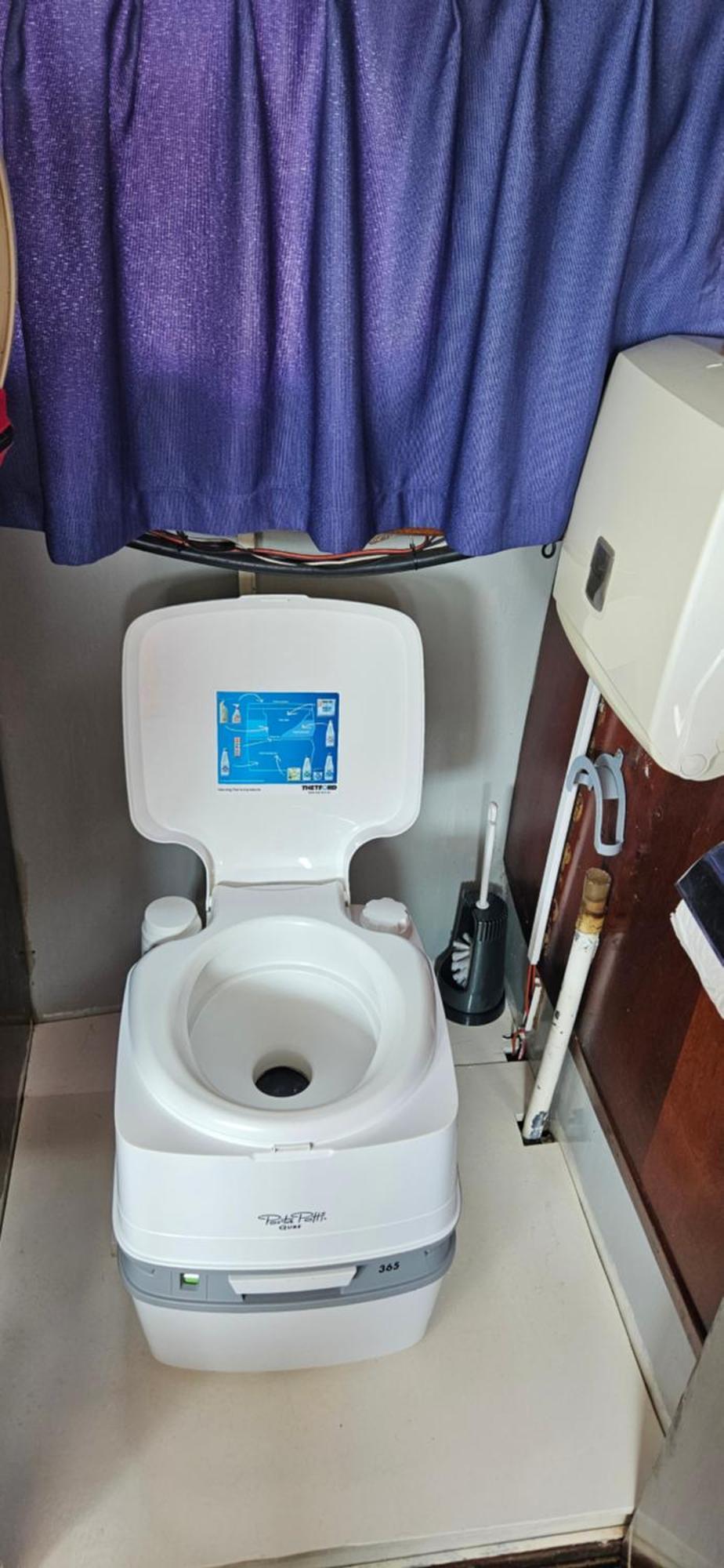 Boat Allemansfreon - Kamperen Op Het Water - Niet Om Mee Te Varen - Read Host Profile-Lees Hostprofiel Jutrijp エクステリア 写真