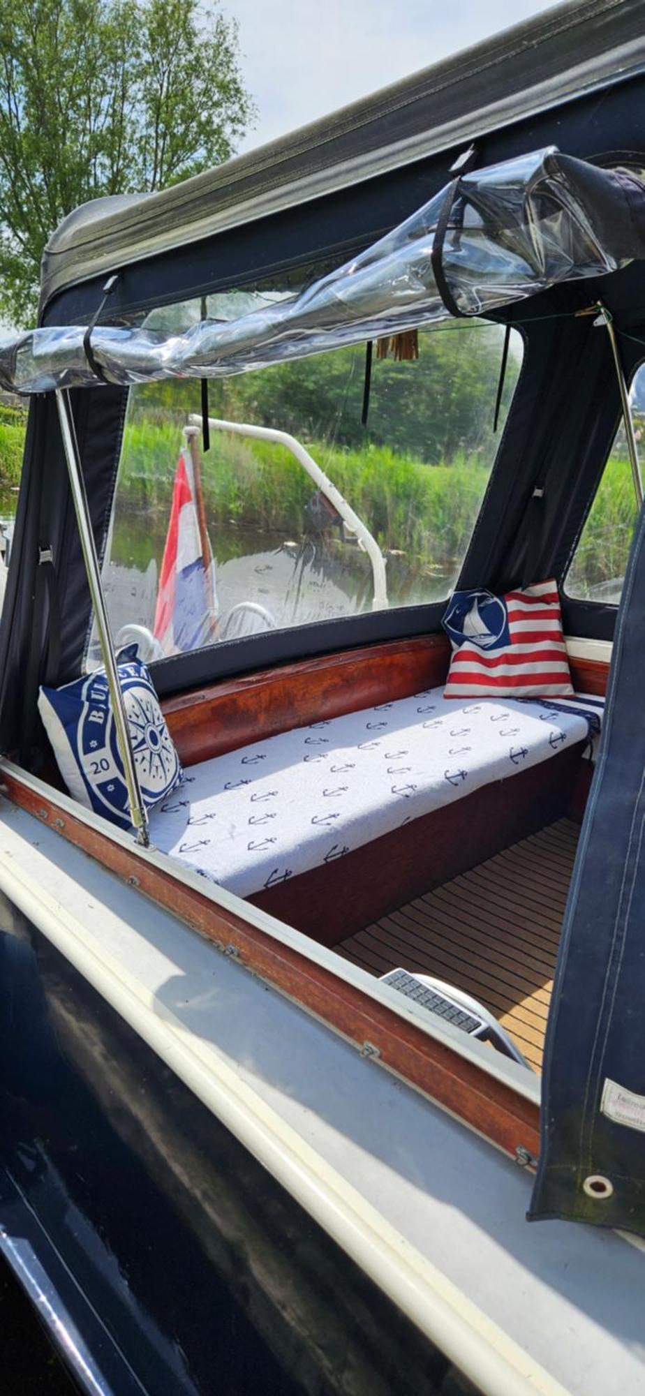 Boat Allemansfreon - Kamperen Op Het Water - Niet Om Mee Te Varen - Read Host Profile-Lees Hostprofiel Jutrijp エクステリア 写真