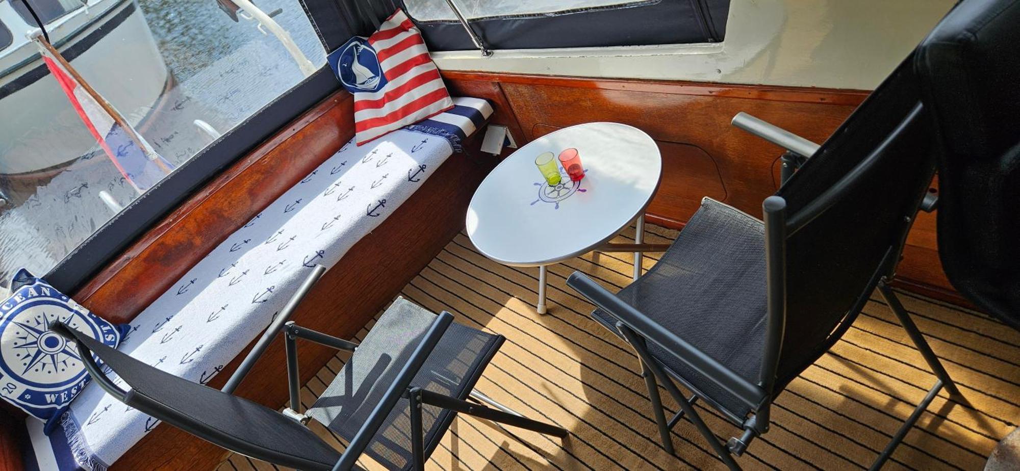 Boat Allemansfreon - Kamperen Op Het Water - Niet Om Mee Te Varen - Read Host Profile-Lees Hostprofiel Jutrijp エクステリア 写真
